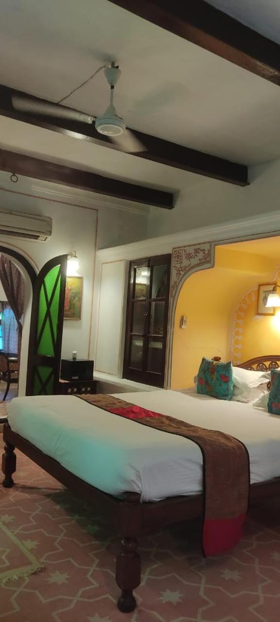 Deogarh Mahal Hotel Devgarh  Buitenkant foto